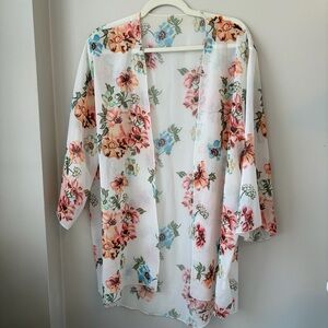 Like New XL Floral Sheer Kimono Cardigan Summer Beachwear Coverup